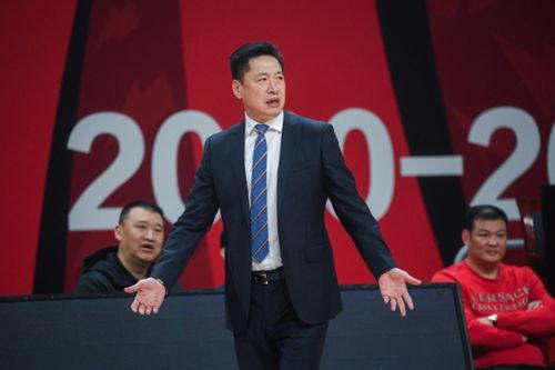 记者爆料李春江视频,揭秘篮球名帅的幕后故事  第1张